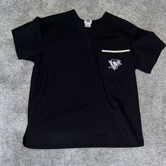Pittsburgh Penguins scrub scrubs Doctor nurse assistant hospital Medical shirt S - Picture 1 of 3